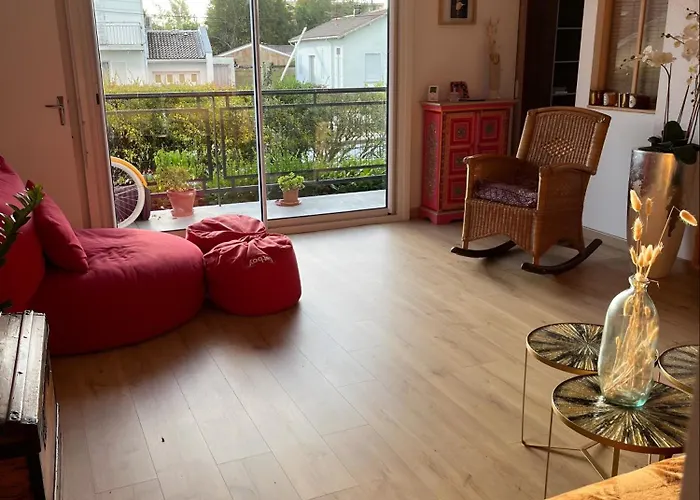 Calme & Lumineuse Avec Balcon Cauderan *